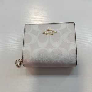Coach Cream and Gold Women's Wallet